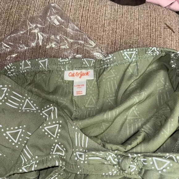 Cat and Jack Romper preteen Large 10/12, sage with Amazonian designs - Picture 12 of 14